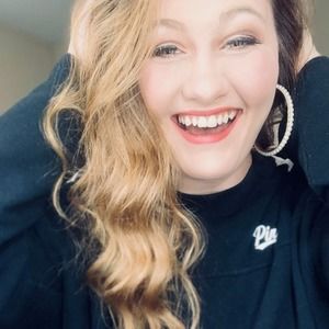 Meet your Posher, Caitlyn